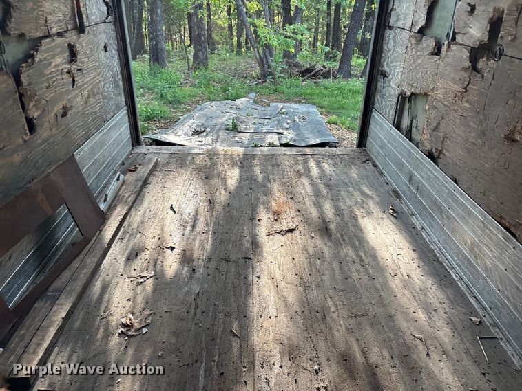 image for item FG0343 2001 Fruehuaf dry van trailer