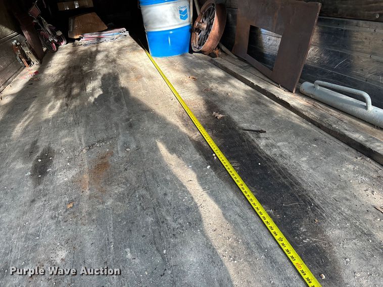 image for item FG0343 2001 Fruehuaf dry van trailer