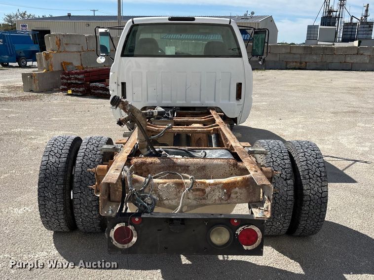 image for item FG0345 2002 Chevrolet Silverado 3500 pickup truck cab and chassis