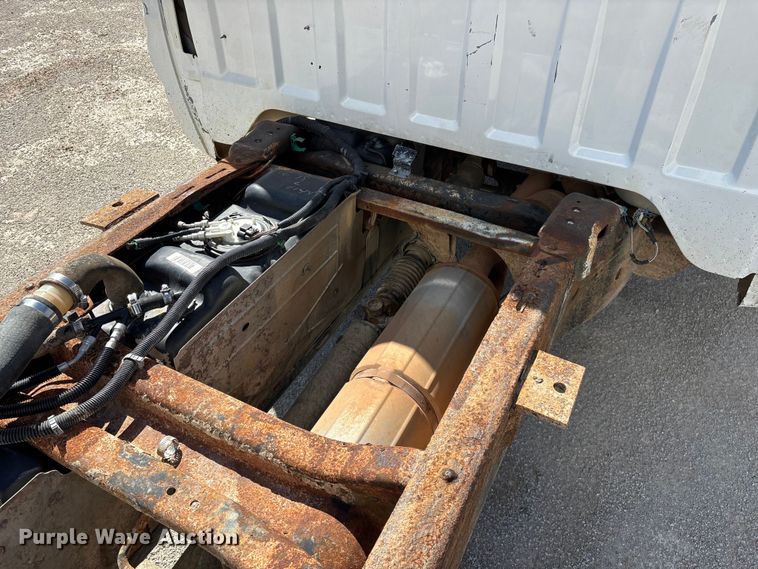 image for item FG0345 2002 Chevrolet Silverado 3500 pickup truck cab and chassis