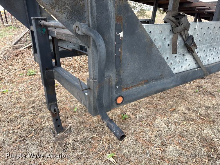 image for item FG2950 1999 Kaufman Trailers car carrier