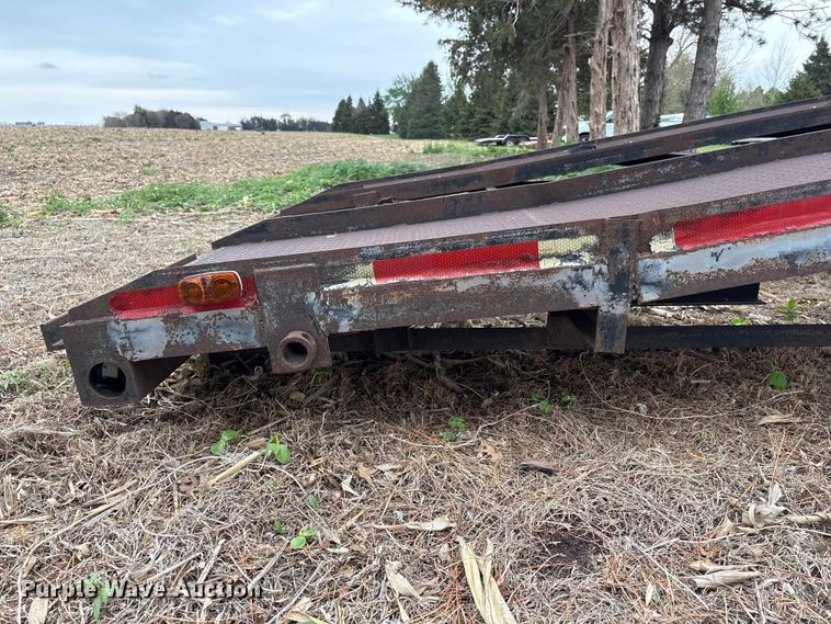 image for item FG2950 1999 Kaufman Trailers car carrier