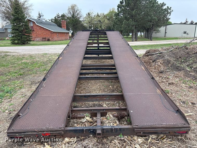 image for item FG2950 1999 Kaufman Trailers car carrier