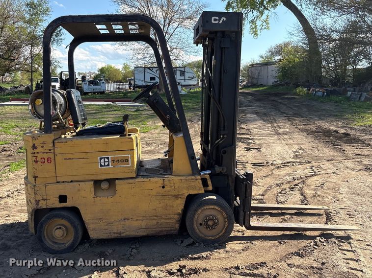 image for item FG2953 Caterpillar T40D forklift