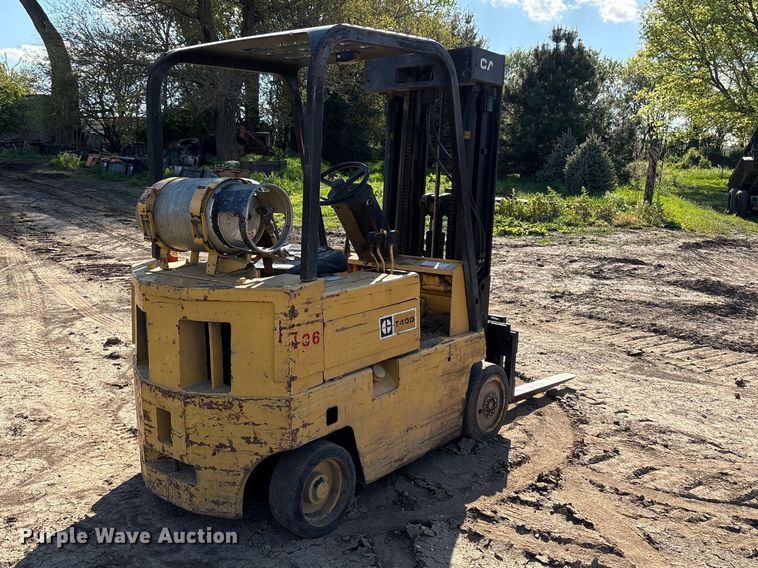 image for item FG2953 Caterpillar T40D forklift