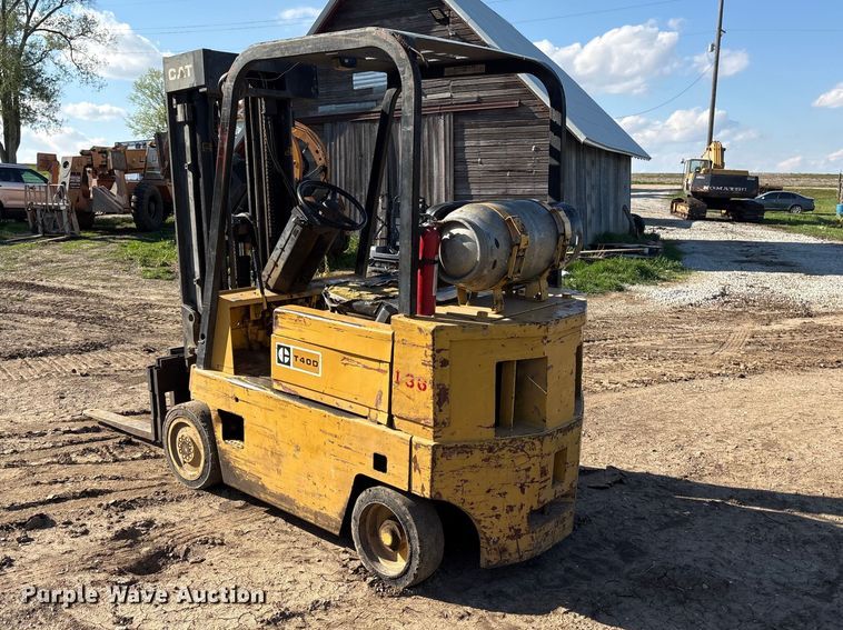 image for item FG2953 Caterpillar T40D forklift