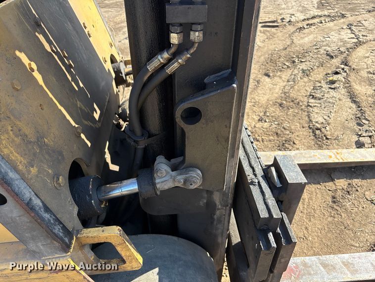 image for item FG2953 Caterpillar T40D forklift