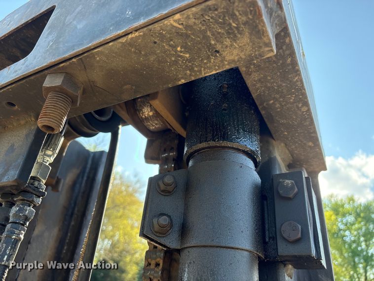 image for item FG2953 Caterpillar T40D forklift