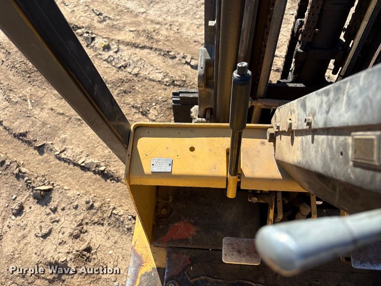 image for item FG2953 Caterpillar T40D forklift