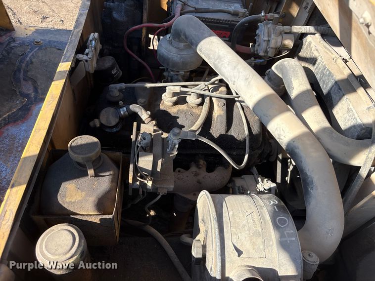 image for item FG2953 Caterpillar T40D forklift