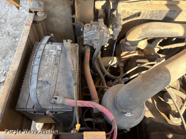 image for item FG2953 Caterpillar T40D forklift