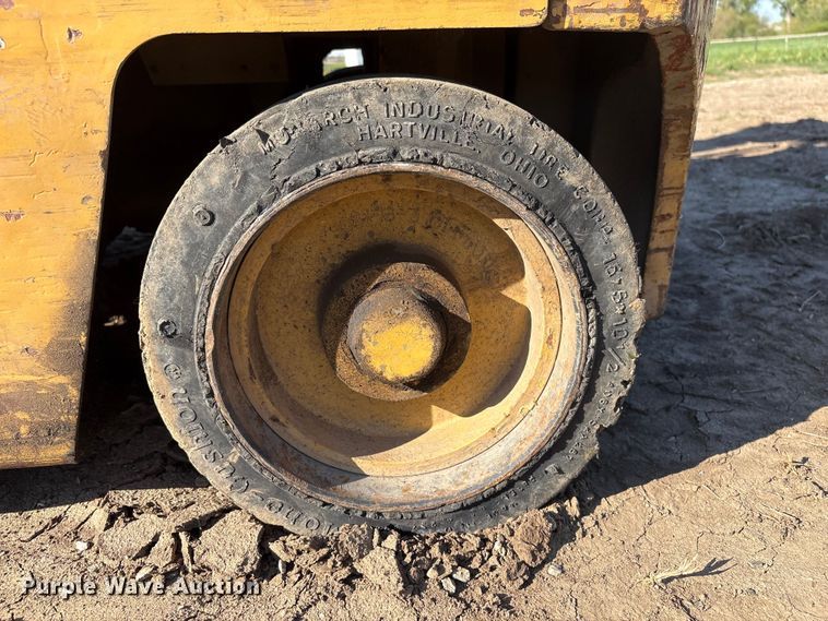 image for item FG2953 Caterpillar T40D forklift