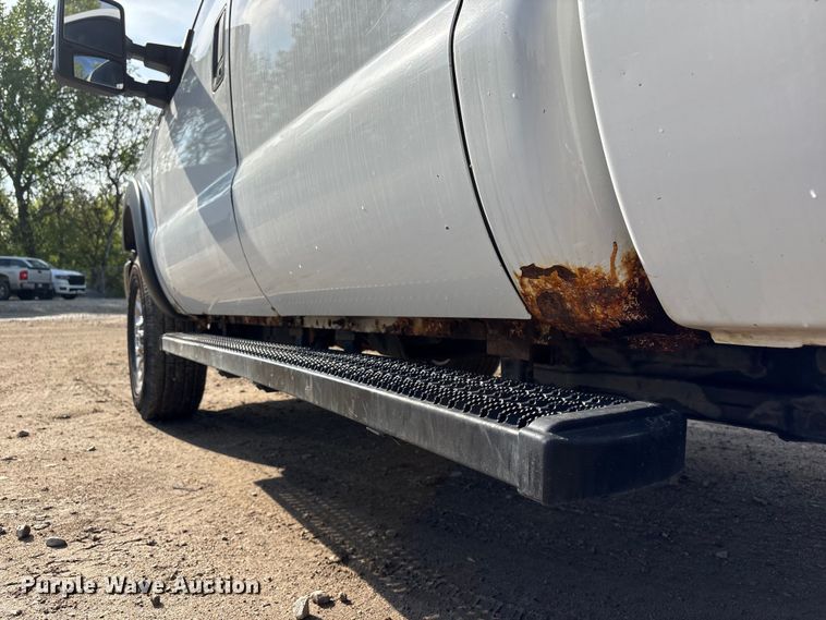 image for item FG2955 2014 Ford F250 Super Duty Crew Cab pickup truck