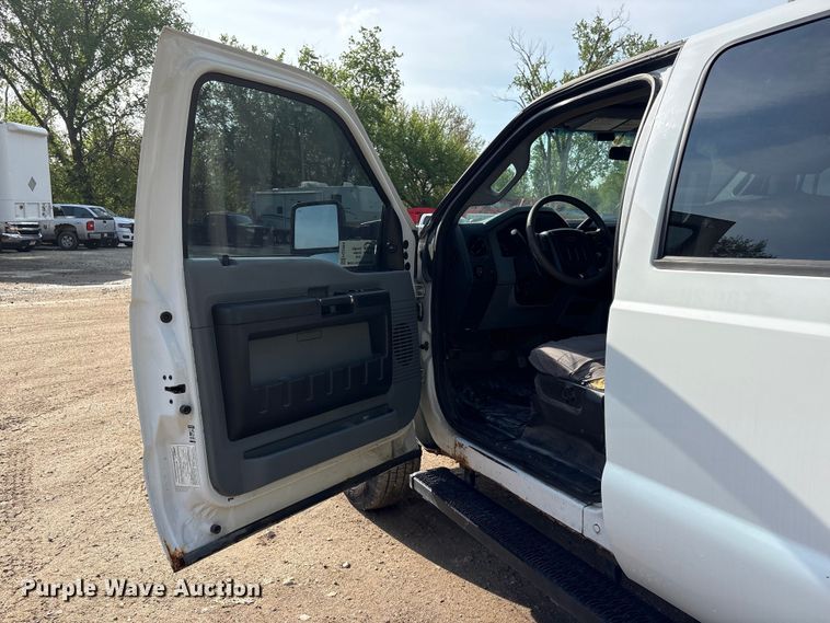 image for item FG2955 2014 Ford F250 Super Duty Crew Cab pickup truck