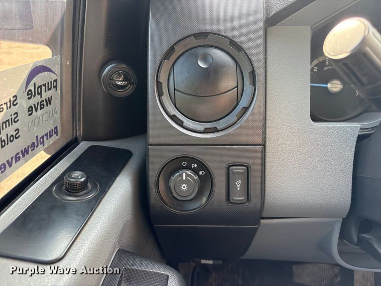 image for item FG2955 2014 Ford F250 Super Duty Crew Cab pickup truck