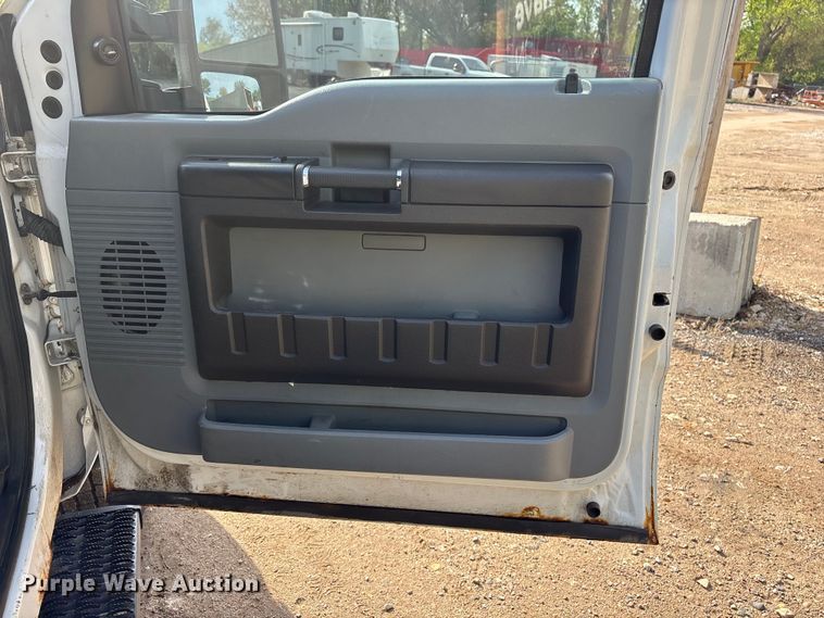 image for item FG2955 2014 Ford F250 Super Duty Crew Cab pickup truck