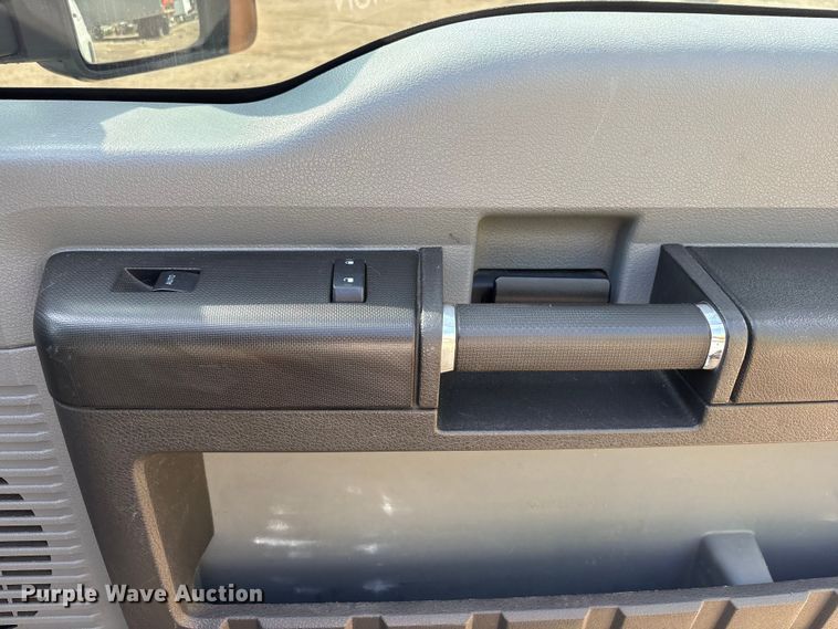 image for item FG2955 2014 Ford F250 Super Duty Crew Cab pickup truck