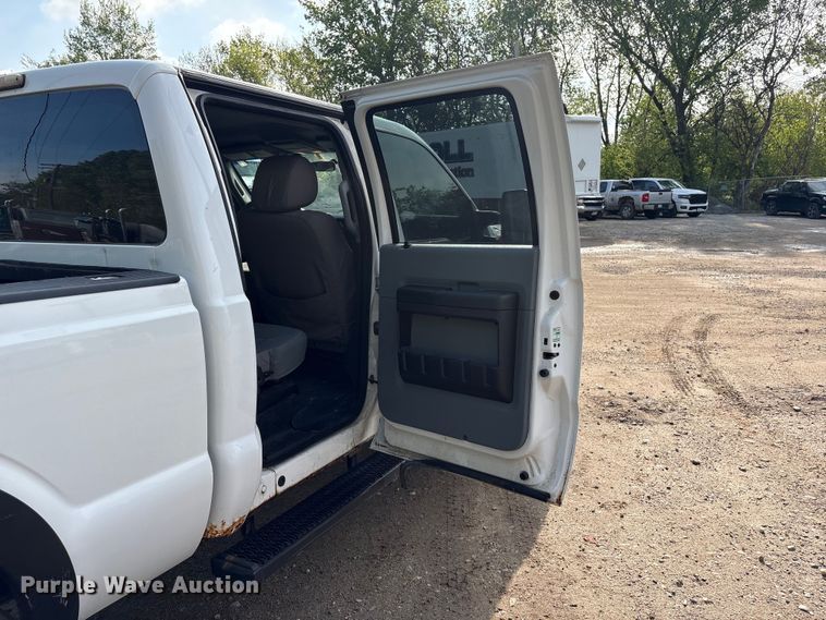 image for item FG2955 2014 Ford F250 Super Duty Crew Cab pickup truck