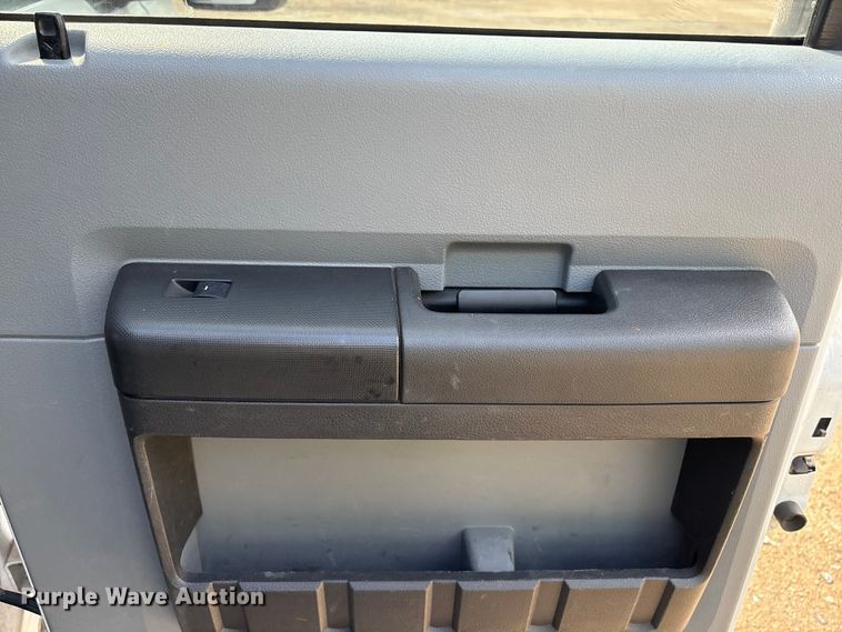 image for item FG2955 2014 Ford F250 Super Duty Crew Cab pickup truck
