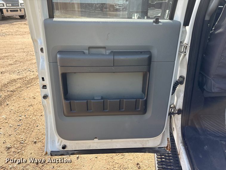 image for item FG2955 2014 Ford F250 Super Duty Crew Cab pickup truck