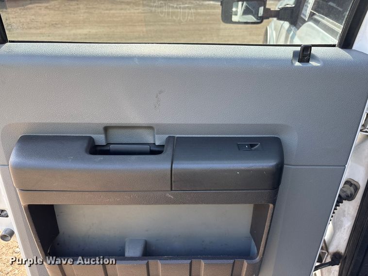 image for item FG2955 2014 Ford F250 Super Duty Crew Cab pickup truck