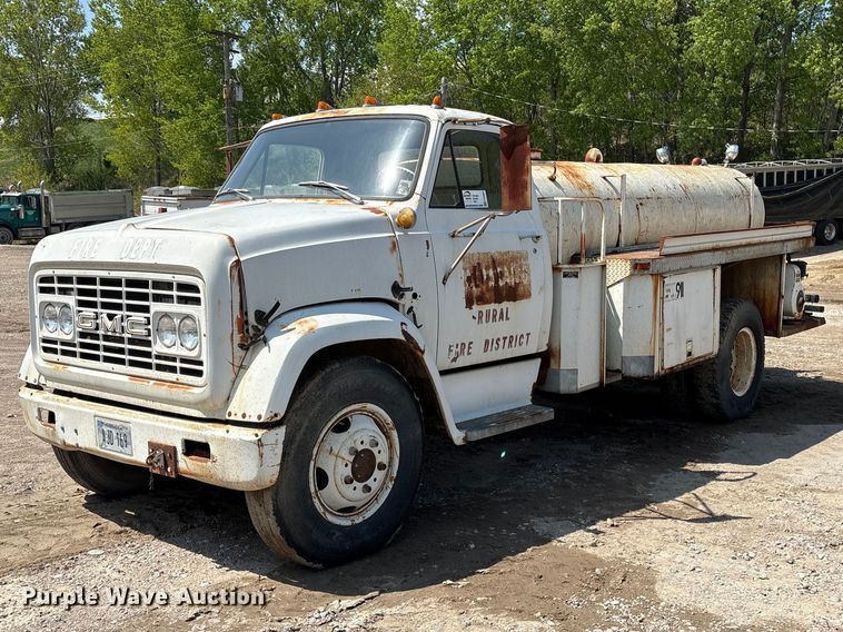 image for item FG2960 1967 GMC water truck
