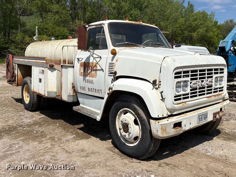 image for item FG2960 1967 GMC water truck
