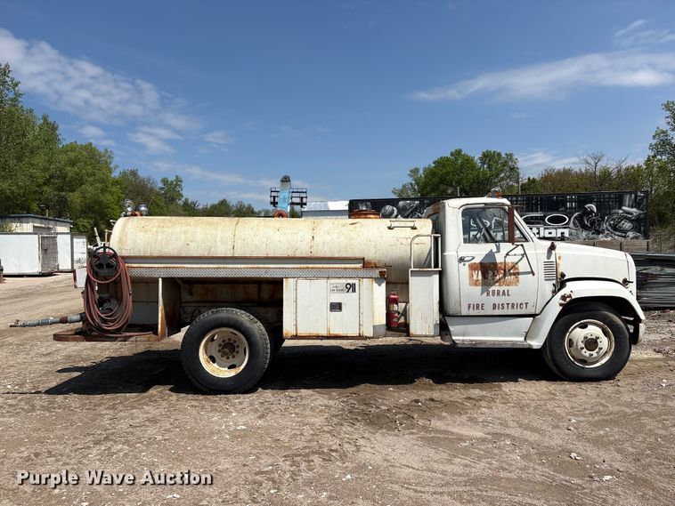 image for item FG2960 1967 GMC water truck