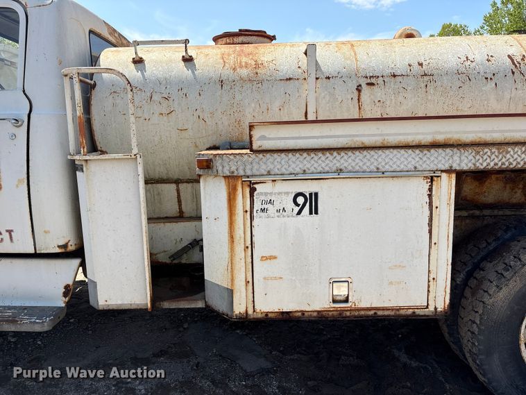 image for item FG2960 1967 GMC water truck