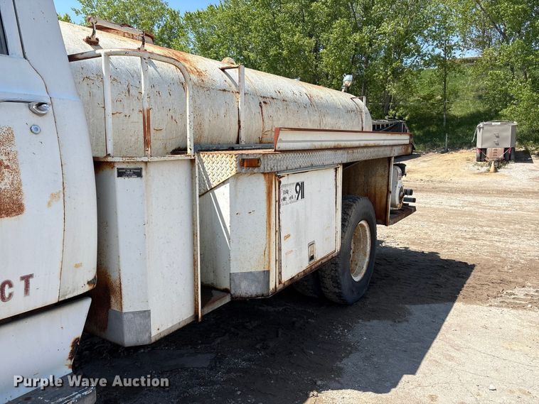 image for item FG2960 1967 GMC water truck