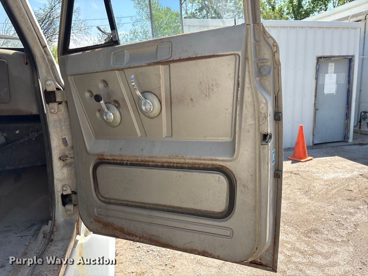 image for item FG2960 1967 GMC water truck