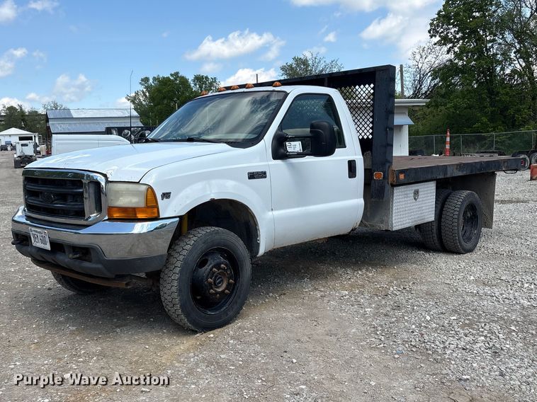 image for item FG2961 2001 Ford F550 Super Duty flatbed truck