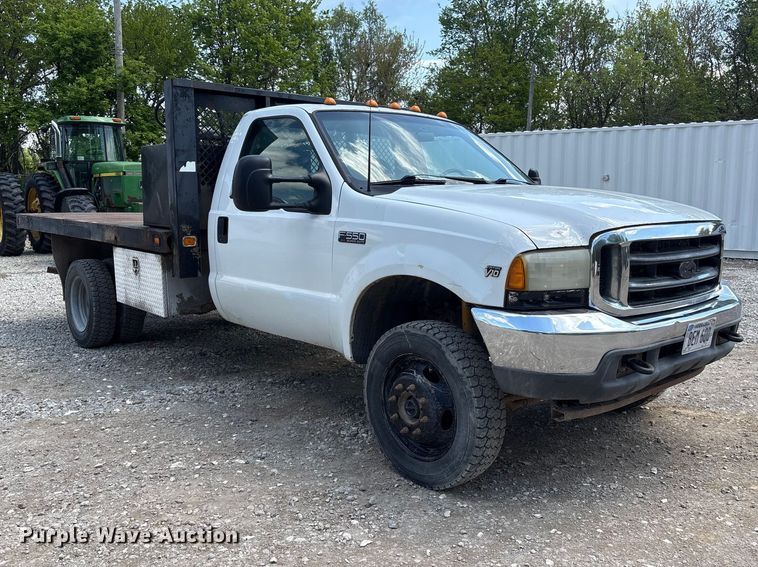 image for item FG2961 2001 Ford F550 Super Duty flatbed truck