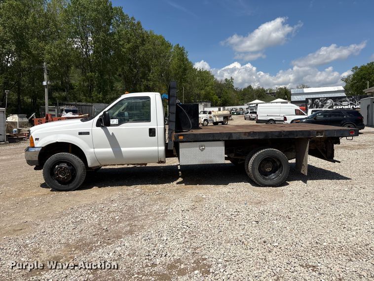 image for item FG2961 2001 Ford F550 Super Duty flatbed truck