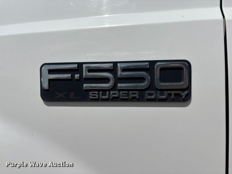 image for item FG2961 2001 Ford F550 Super Duty flatbed truck