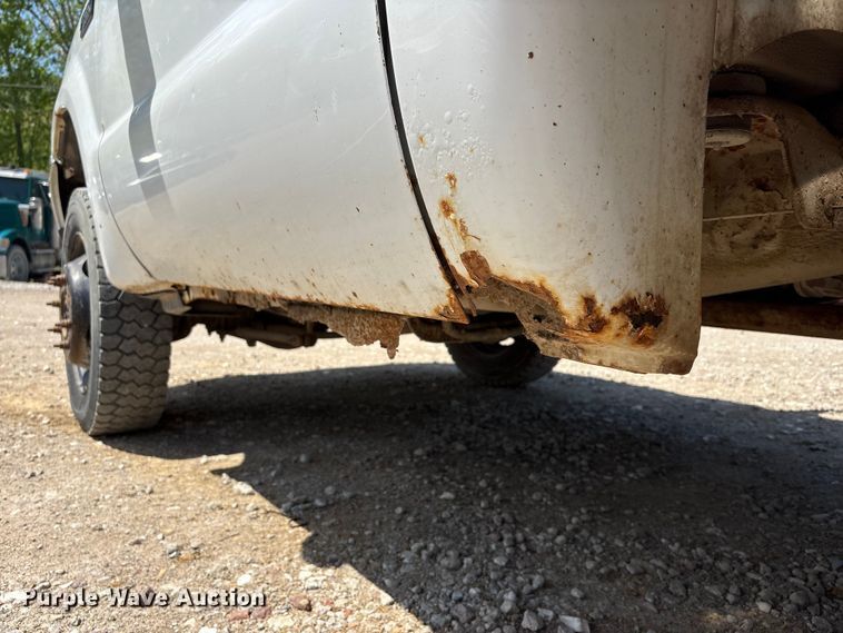 image for item FG2961 2001 Ford F550 Super Duty flatbed truck