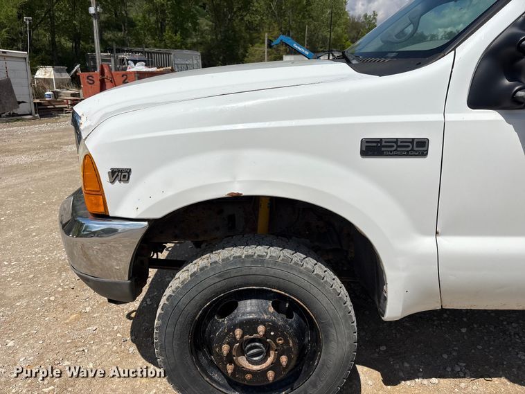 image for item FG2961 2001 Ford F550 Super Duty flatbed truck