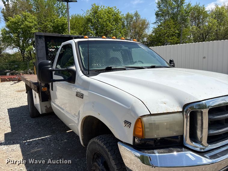 image for item FG2961 2001 Ford F550 Super Duty flatbed truck