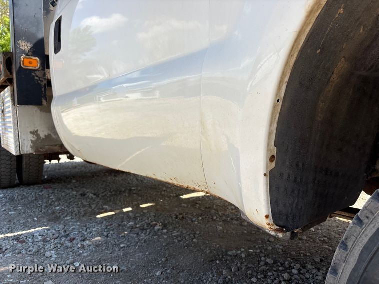 image for item FG2961 2001 Ford F550 Super Duty flatbed truck
