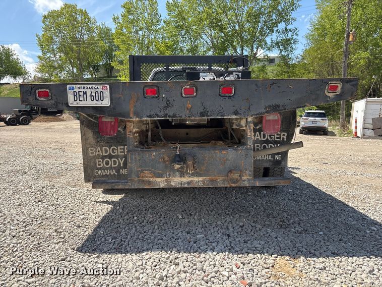 image for item FG2961 2001 Ford F550 Super Duty flatbed truck