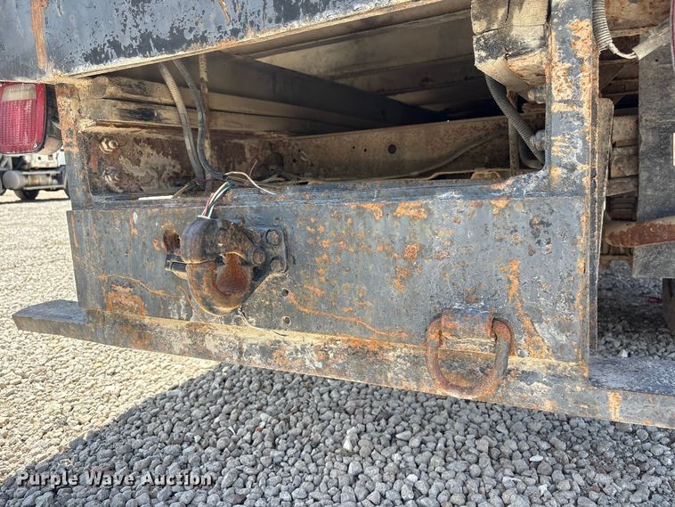 image for item FG2961 2001 Ford F550 Super Duty flatbed truck