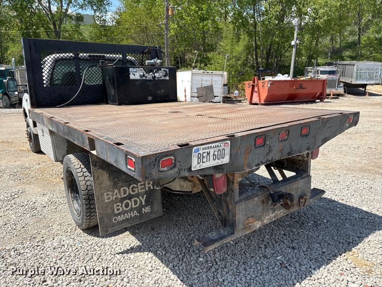 image for item FG2961 2001 Ford F550 Super Duty flatbed truck
