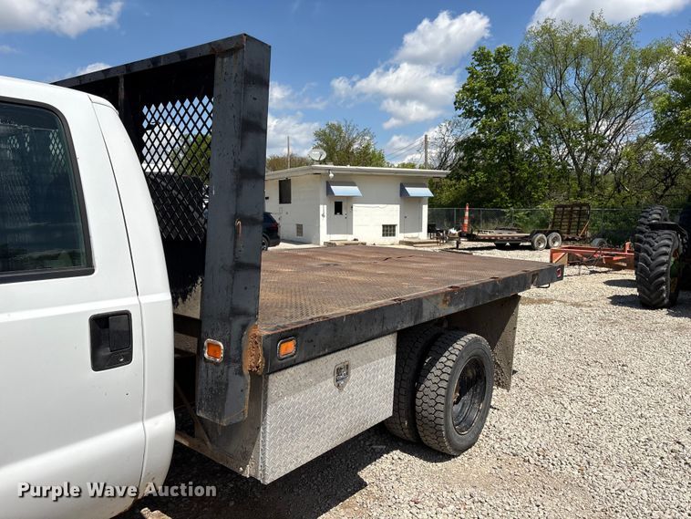 image for item FG2961 2001 Ford F550 Super Duty flatbed truck
