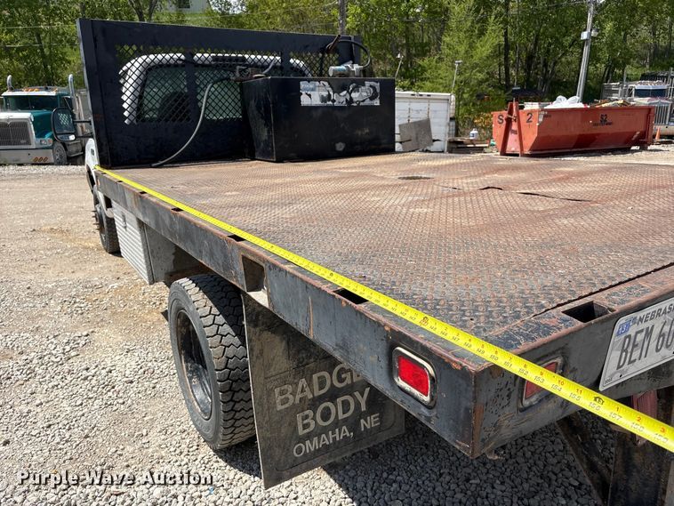 image for item FG2961 2001 Ford F550 Super Duty flatbed truck