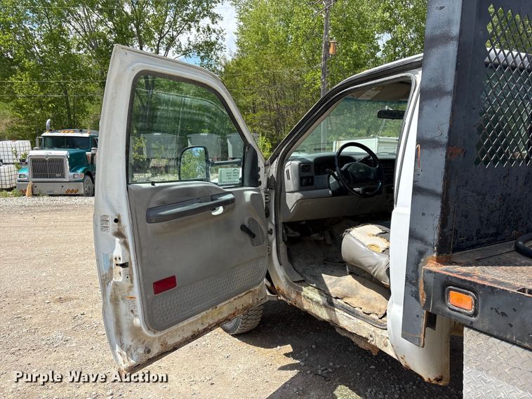 image for item FG2961 2001 Ford F550 Super Duty flatbed truck