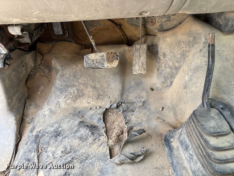 image for item FG2961 2001 Ford F550 Super Duty flatbed truck