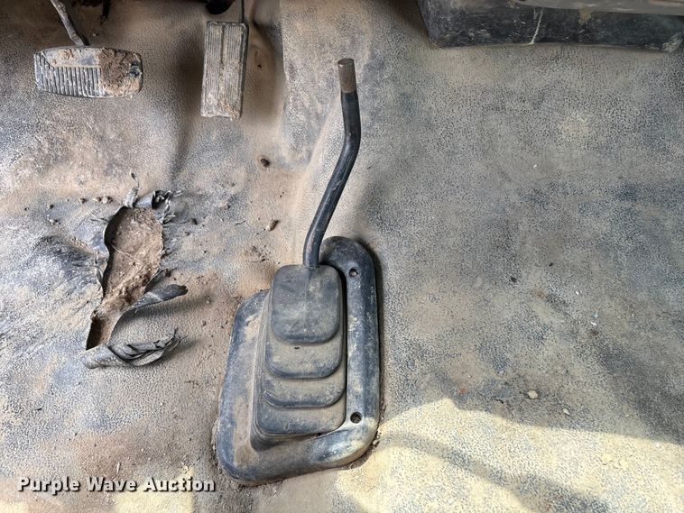 image for item FG2961 2001 Ford F550 Super Duty flatbed truck