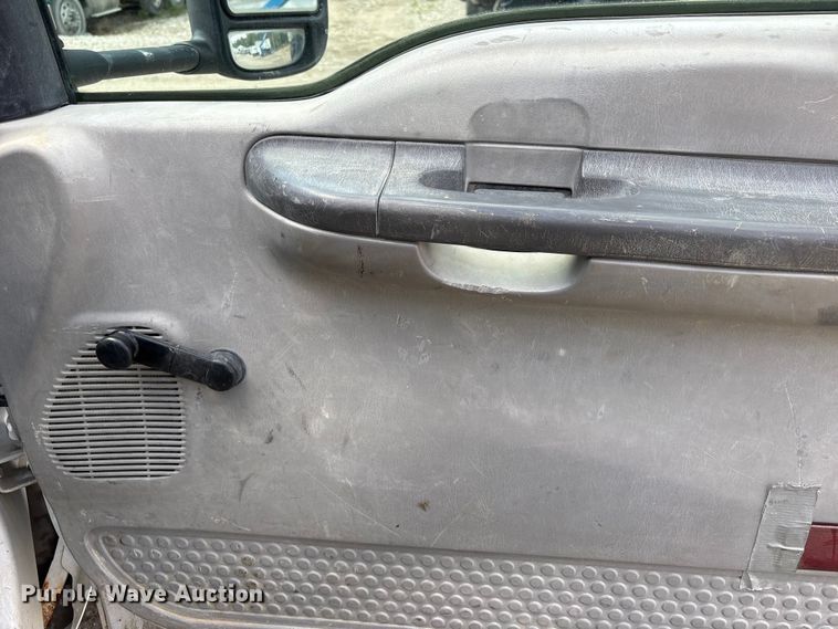 image for item FG2961 2001 Ford F550 Super Duty flatbed truck