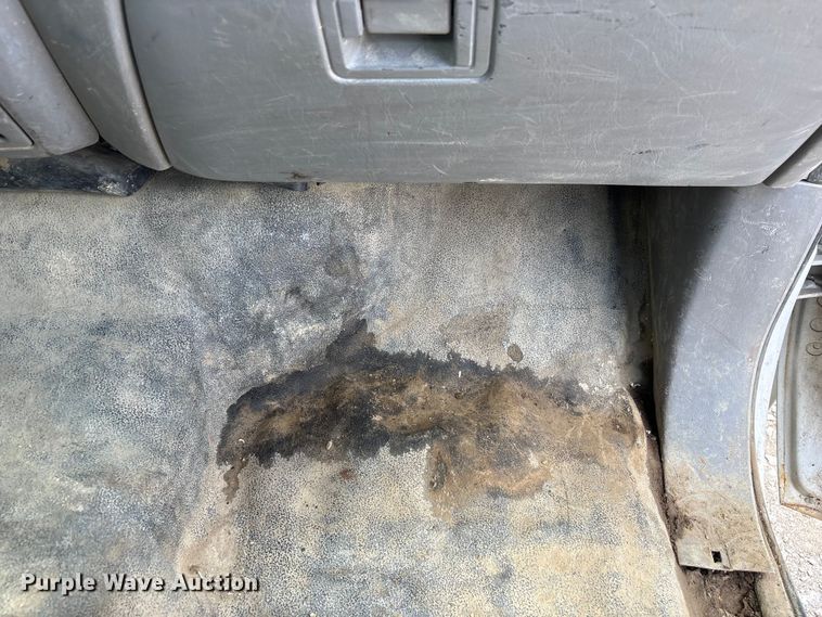 image for item FG2961 2001 Ford F550 Super Duty flatbed truck