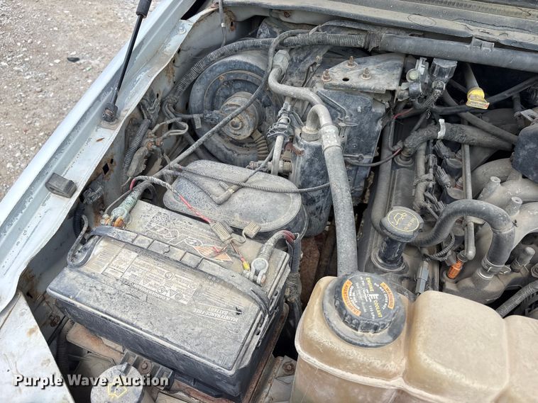 image for item FG2961 2001 Ford F550 Super Duty flatbed truck